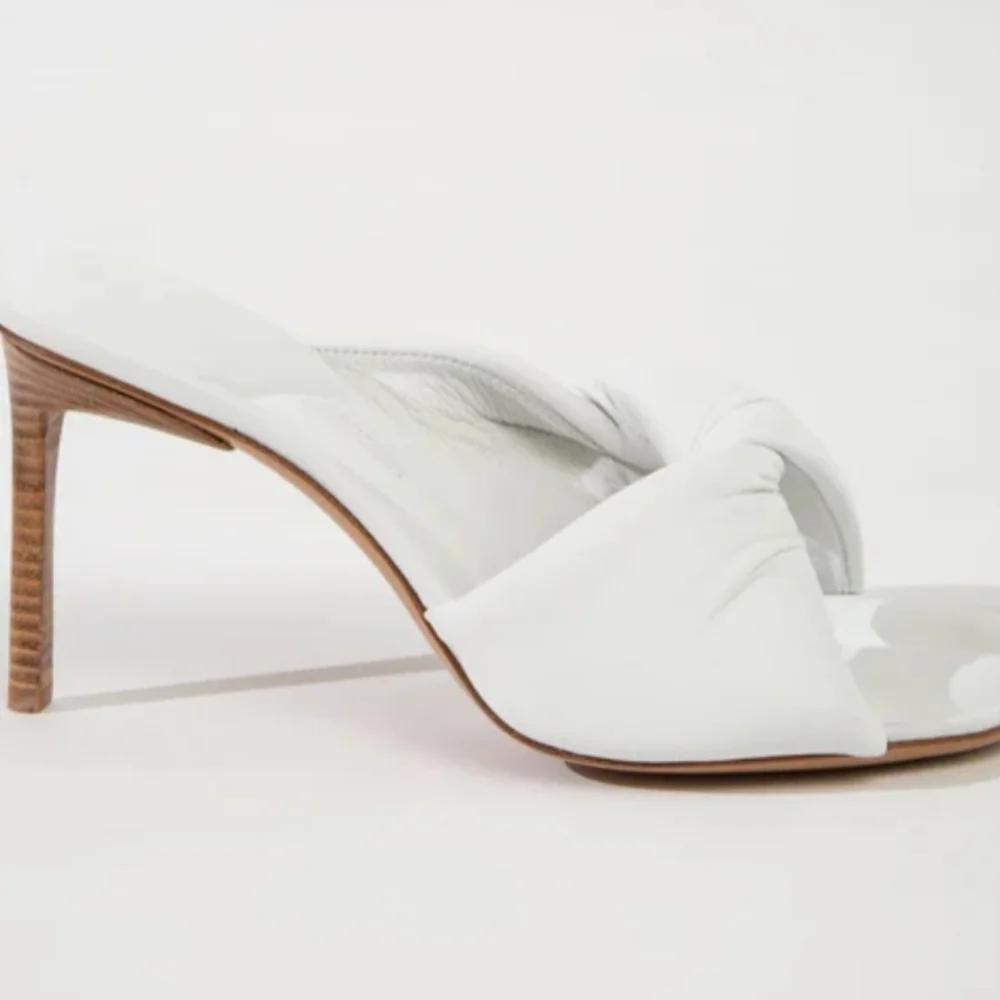 Jacquemus Bagnu White Leather Heels Size 7.5